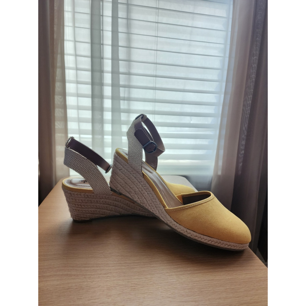 Style & Co Dark Yellow Mustard Espadrille Wedge Closed Toe Sandals SZ 10.5 M - Picture 9 of 13